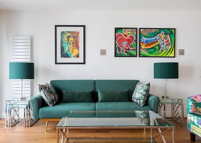 Modern And Large Oasis Flat In Camden With Patio Apartment London