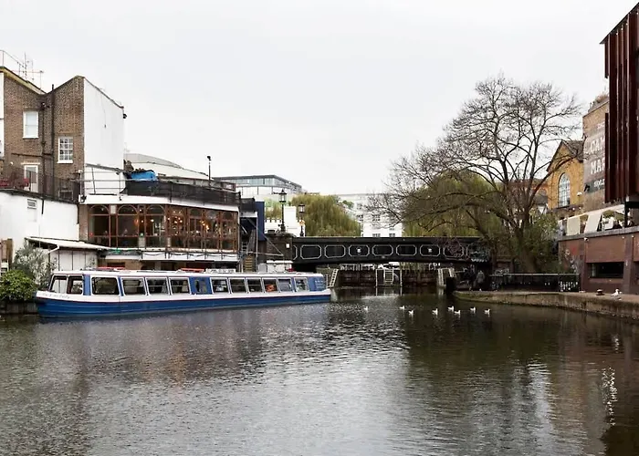 Modern And Large Oasis Flat In Camden With Patio Apartment London
