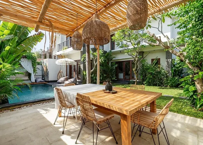 Villa Serenity Beautiful Beach Side Villa Large Garden Parking Sanur 
