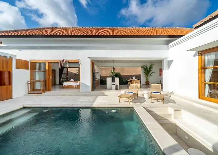 Sofia 2 - Tropical Getaway With Huge Pool In Canggu