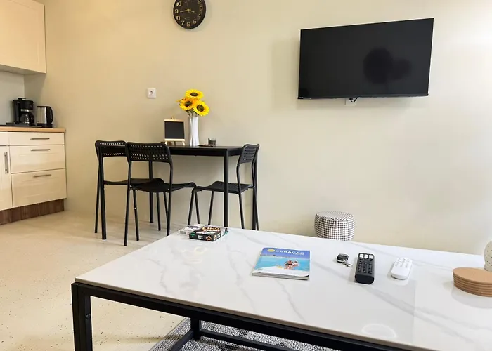 Central Curacao Getaway 9Min To Beach & Airport -Aquavida Stay Curacao- Willemstad