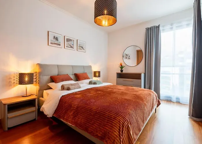 Sky View - Spacious Stay With Pool & Gym Funchal 