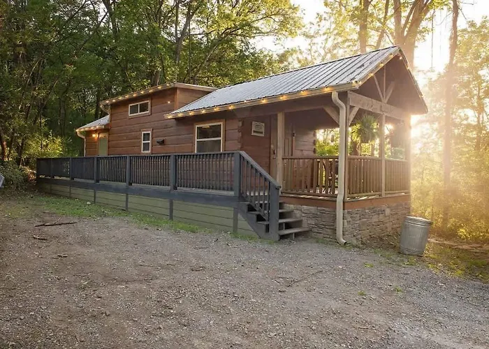 Thomas Cabin Forest Tiny Cabin With Hot Tub Chattanooga