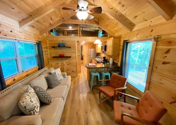 Nana Cabin Tiny Log Home Comfort In Rustic Bliss Chattanooga