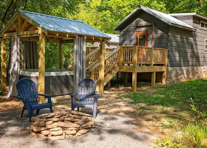 Meg Cabin Tiny Rustic Comfort On Lookout Mtn Chattanooga
