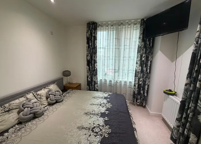 Charming Lux Homestay Near London Excel, O2 & Easy Access To Central London