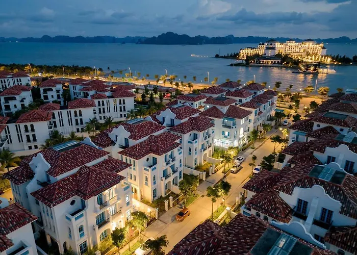 Chuoi Villa Sun Ferria 7 Phong Ngu - Co Be Boi - Sat Bai Bien Bai Chay Ha Long