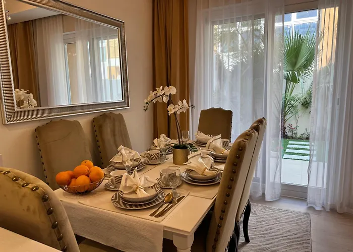 3Br Luxury Family Villa Dubai, Waterpark Access, Quiet & Private, Gated Community
