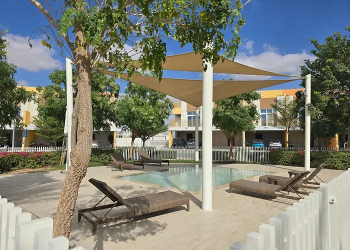 3Br Luxury Family Villa Dubai, Waterpark Access, Quiet & Private, Gated Community