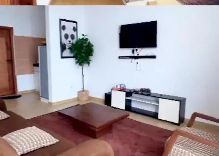 White Panda Beach House, 2Bdrm Duplex Kokrobite
