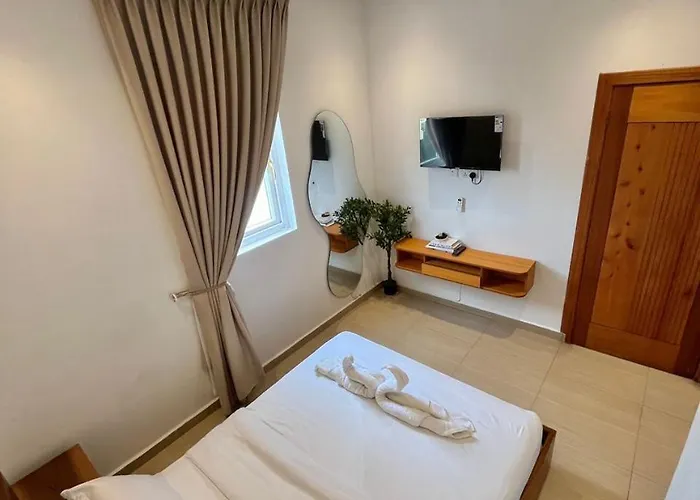 White Panda Beach House, 2Bdrm Duplex Kokrobite