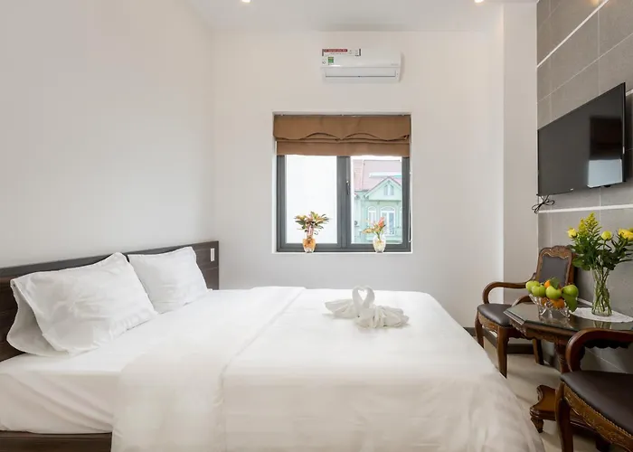 White Apartment Near My Khe Beach Central Danang