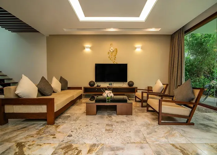 Skyrise Comfort Hotel & Suites With Pool & High-Speed Elevators Ho Chi Minh City