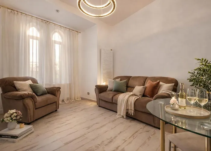 Elegant Stay Near Parliament & Old Town Bucharest