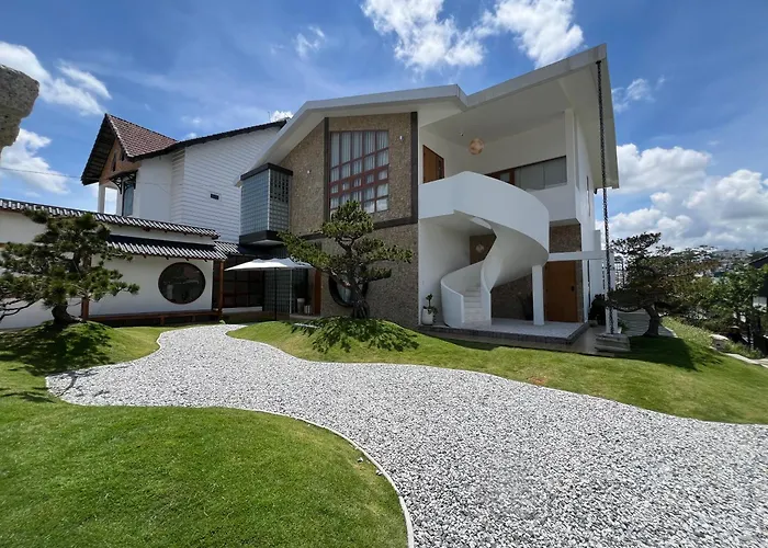 Lacle- Bb'S Garden Da Lat