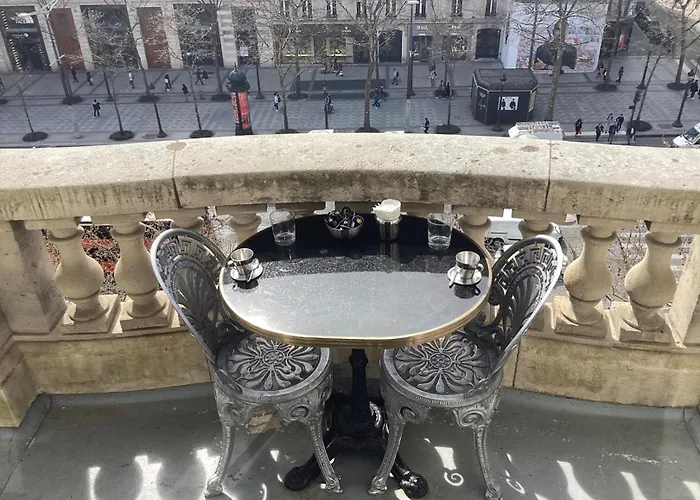 Signature Balcony Elysees Paris