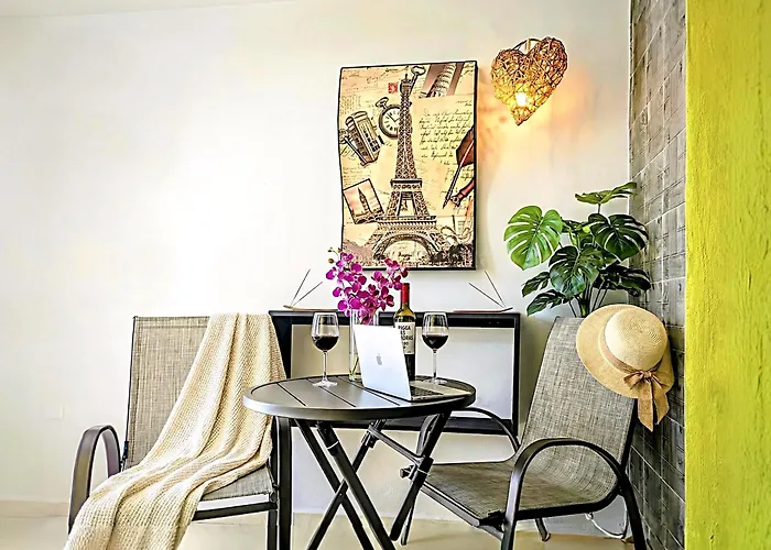 Couples Playa Retreat, King Memory Foam Bed, Full Kitchen, 8 Min Walk To Beach & Cenote 3B Playa del Carmen