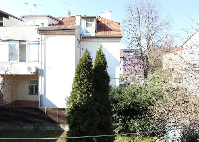 First Floor At Srebrenjak Corner Zagreb