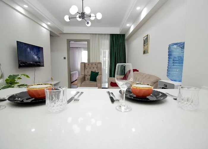 Cozy 2 Bed Kilimani Near Yaya Centre With Gym And Views Apartment Nairobi
