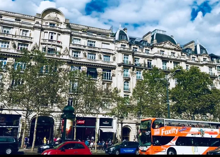 Signature Balcony Elysees Paris