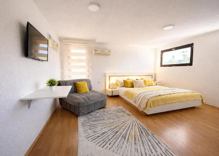 Backyard Free Parking 5Mins Close To City Centar Veluxa Apartments Ohrid