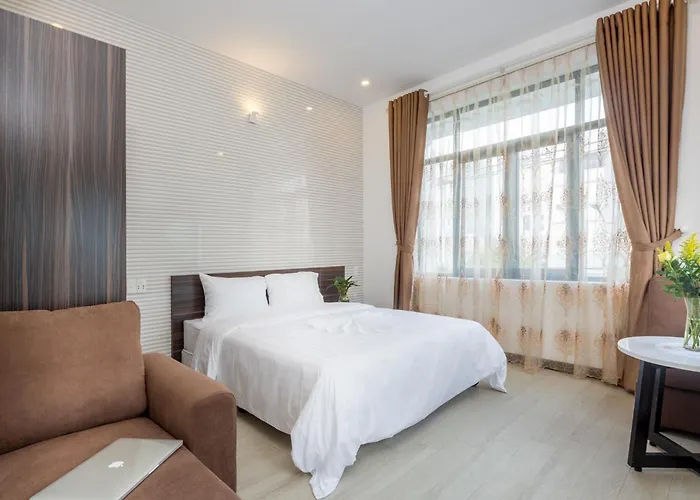 White Apartment Near My Khe Beach Central Danang