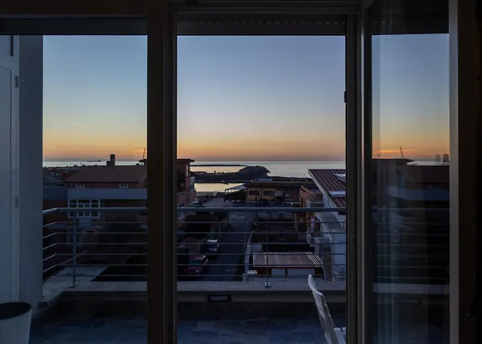 Enjoy View - Terrazza Vista Mare Fiumicino Apartment