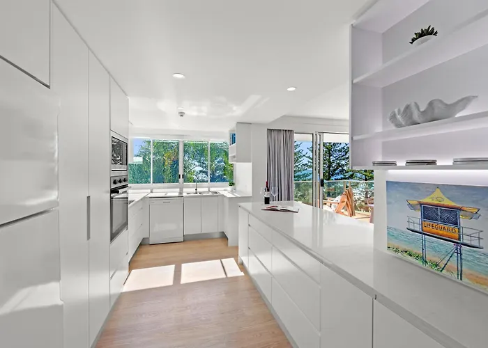 Pacific Regis Beachfront Holiday Apartments Gold Coast