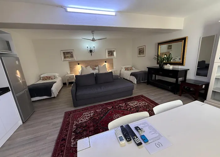 4 Piet Retief Hotel Stellenbosch