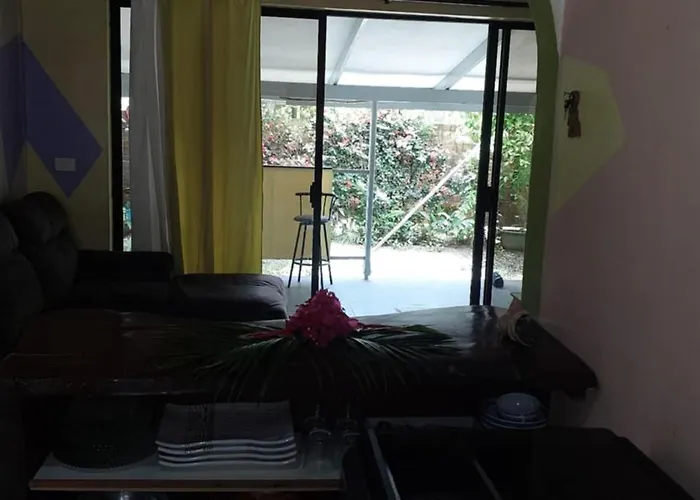 Tiahura Lodge Haapiti
