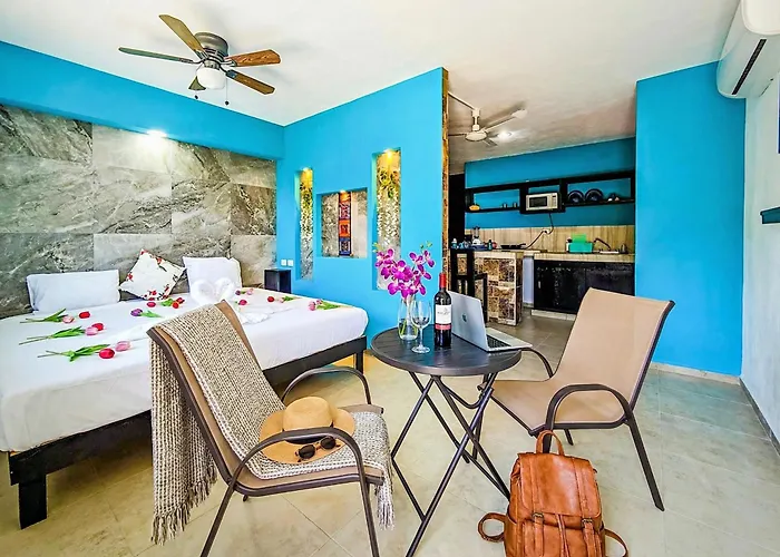 Remote Work Apartment With Fiber Wifi, King Memory Foam Bed, Beach 8 Min In Playa 7B Playa del Carmen