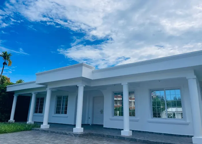 Hanamitsu Hotel & Spa Garapan