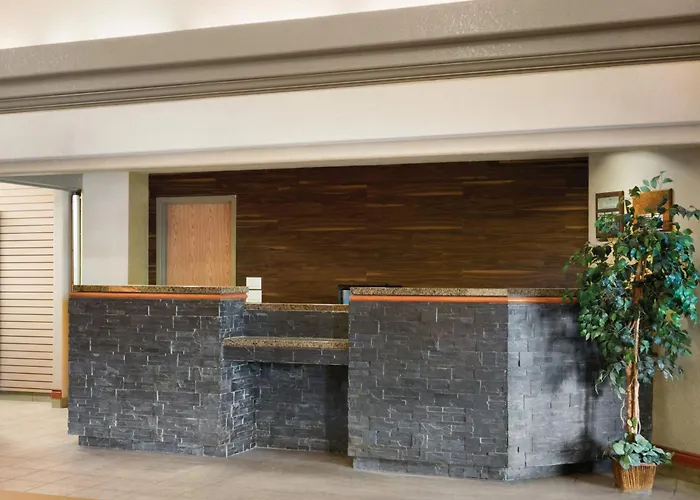Prairie Crest Calgary Airport By Ihg Hotel