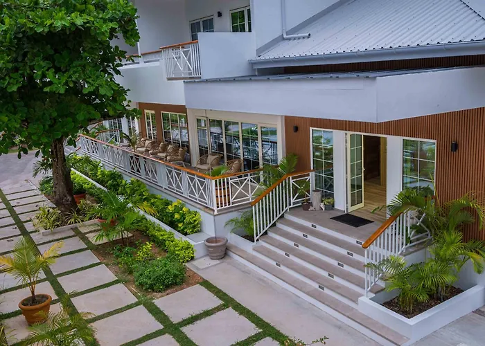 Acajou Beach Resort Anse Volbert Village 