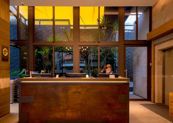 Gogo Hotel 逢甲館 Taichung