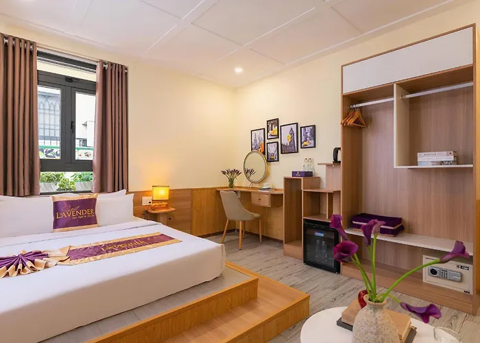 Sweet Lavender Hotel - Ngay Cho Dem Da Lat