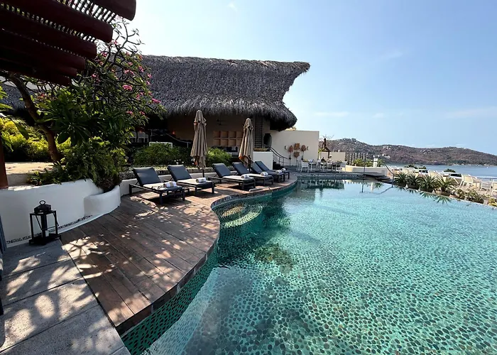 Tentaciones Boutique Hotel - Ocean View & Private Pools - Adults Only Zihuatanejo