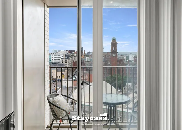 Spectacular Apartment Balcony View In City Centre Manchester
