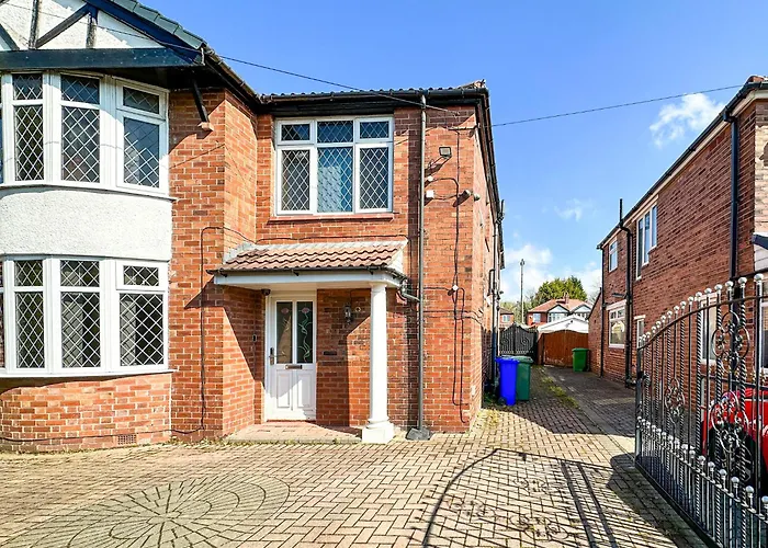 5Br Manchester Home Jacuzzi, Garden & Parking
