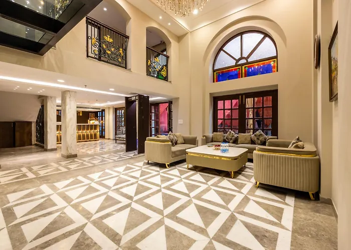 Hotel Sapphire House - 3 Mins Walk From Metro And 5 Mins From Rail Station New Delhi