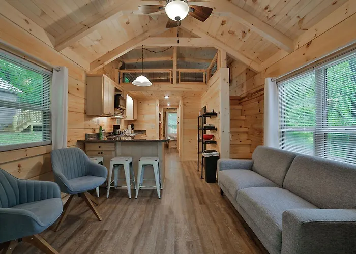 Lena Cabin Wooded Tiny Cabin - Hot Tub Chattanooga