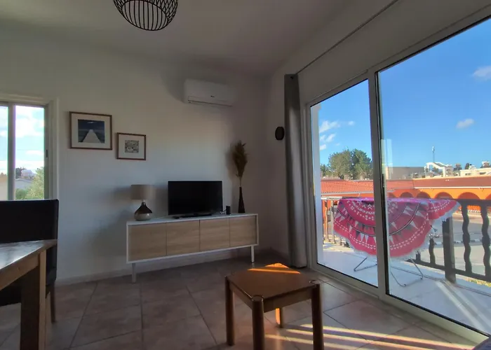 Cosy Sunny One Bedroom Apartment Paphos