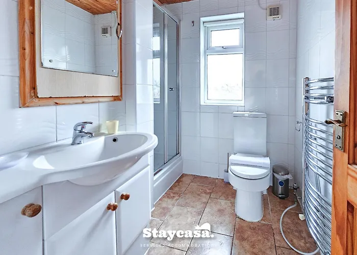 Large 6Br Manchester House Free Parking & Wifi