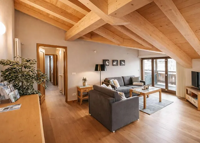 Alpennest - Balcony & Sauna Access Seefeld in Tirol