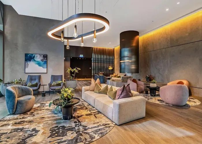 Skyline Executive 2Br Suite Level 66 Corporate-Ready Next To Ritz Melbourne