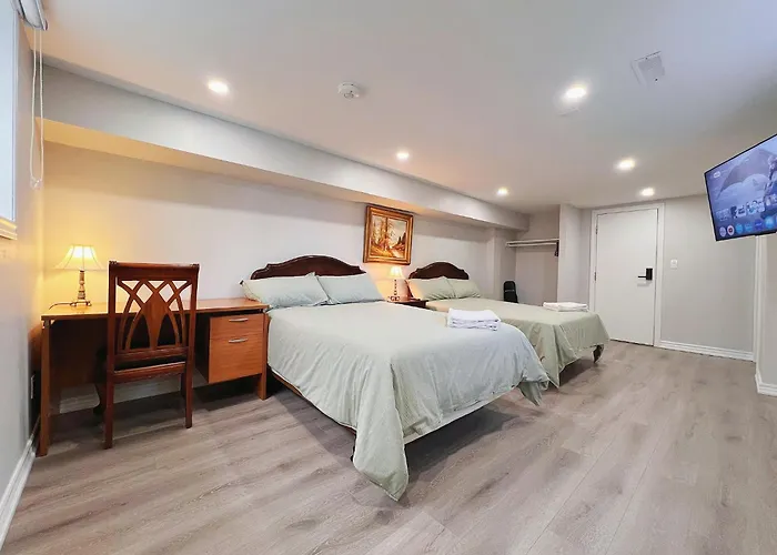 Cozy & Modern Ensuite Basement Rooms - Steps To Subway & Downsview Rogers Stadium Toronto