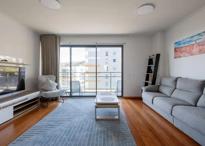 Nomad Horizon Spacious Apartment With Pool & Gym Funchal 