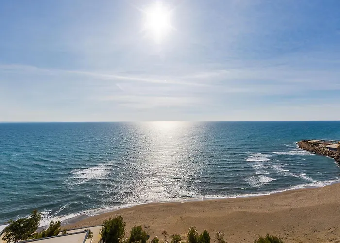 The Butterfly Apartment | Seafront & Amazing Views By Pikhost Lezhe
