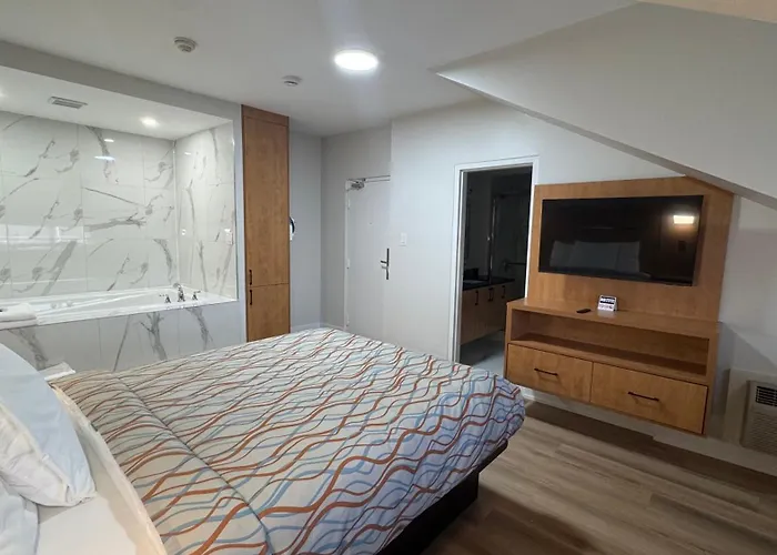 Super 5 Inn Mississauga