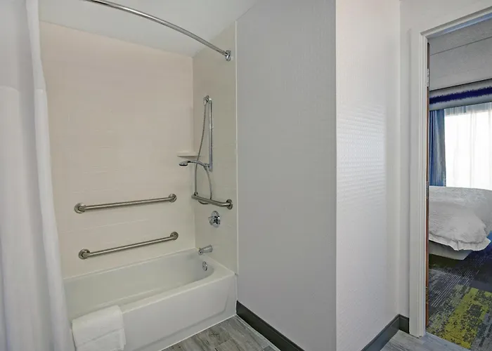 Hampton Inn & Suites Augusta West